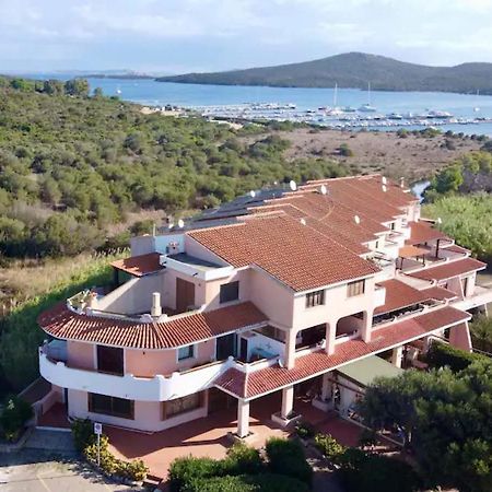 Romantico Appartamento Vista Mare Порто-Поццо Экстерьер фото